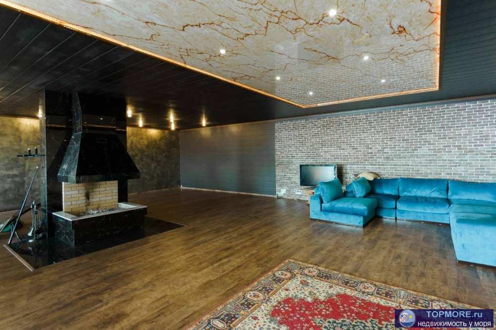 Продается шикарный дом, площадью 450м2, для людей желающих выделяться своей уникальностью жилья, завораживающим не...