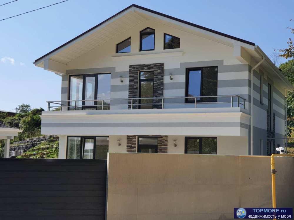 Продаю шикарный, видовой коттедж общей площадью 250 кв.м. на участке 8 соток.Коттедж с видом на взлётно-посадочную... - 2