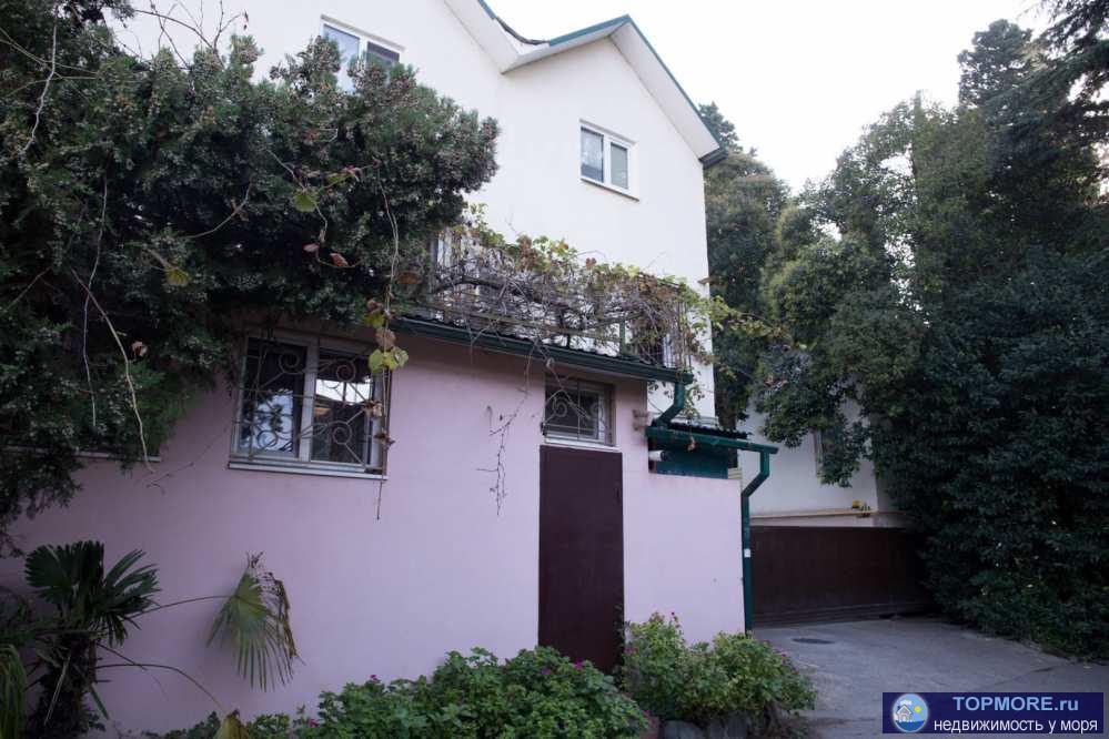 Лот № 143398. Продаю блочный 3-х этажный таунхаус в центре Адлера. В доме выполнен ремонт, укоплектовано мебелью и...