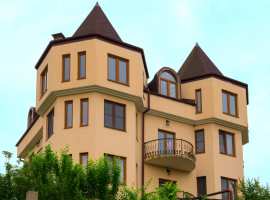 Лот № 142998. В продаже 4-этажный дом с дизайнерским ремонтом,...