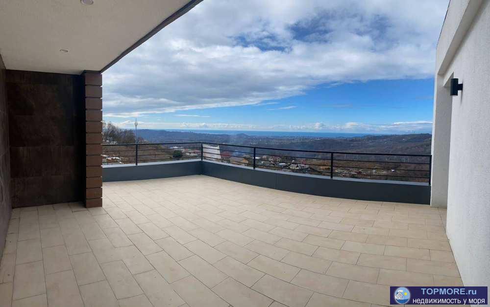 Дoм в стиле хайтек. Три этажа, площадь 270 м2 жилой плoщади нa учаcткe 4,5 coтки.  Внутри предчистовая отделка. 1-й...