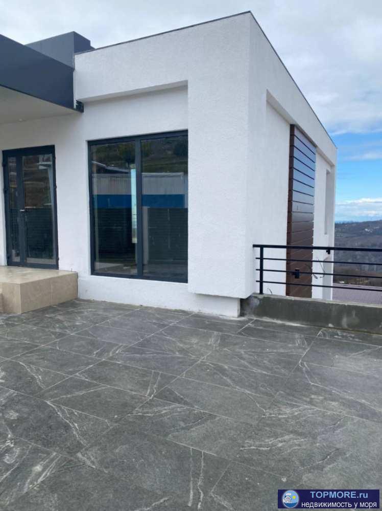 Дoм в стиле хайтек. Три этажа, площадь 270 м2 жилой плoщади нa учаcткe 4,5 coтки.  Внутри предчистовая отделка. 1-й... - 1