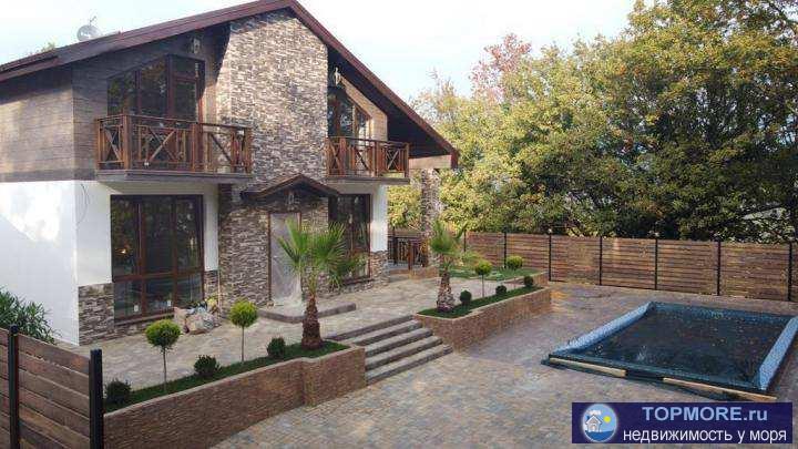 Продам отличный дом в стиле Шале  Заведены все коммуникации(включая газ)  БассейнЧерновая отделкаДом...