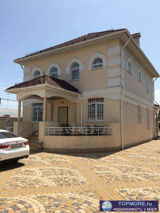 Водоснабжение, канализация, газ и электричество центральные. Установлено видеонаблюдение всего двора и придомовой...