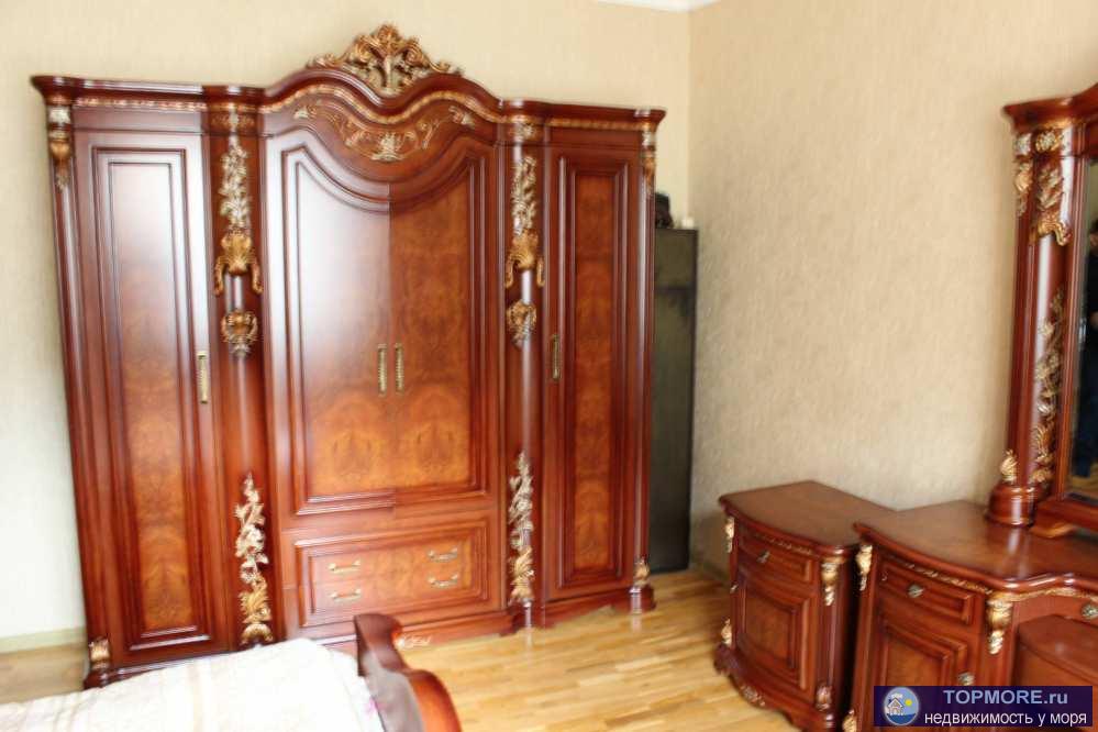 Срочно продам просторный двухэтажный дом с ремонтом и земельным участком 16,3 соток в Молдовке. Четыре спальни,... - 2