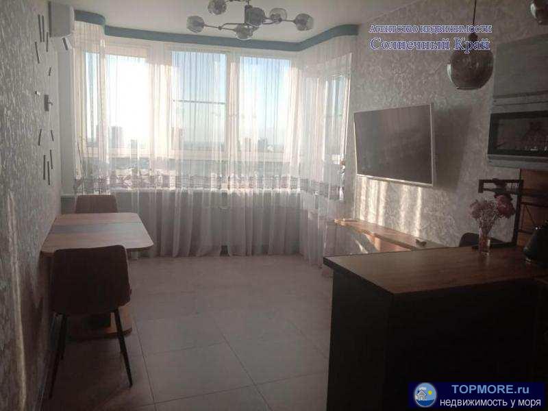 Продается 2 комнатная квартира с просторной кухней, в центральной части Анапы, с красивым видом на море и город. До... - 1