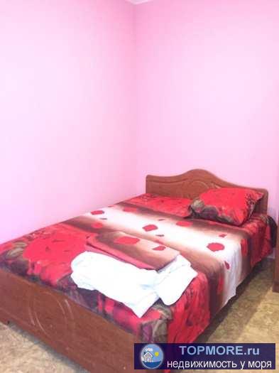 Сдается отличное жильё в частном доме в р -не Малахова Кургана . Туалет и кухня на этаже и рассчитаны на две комнаты....