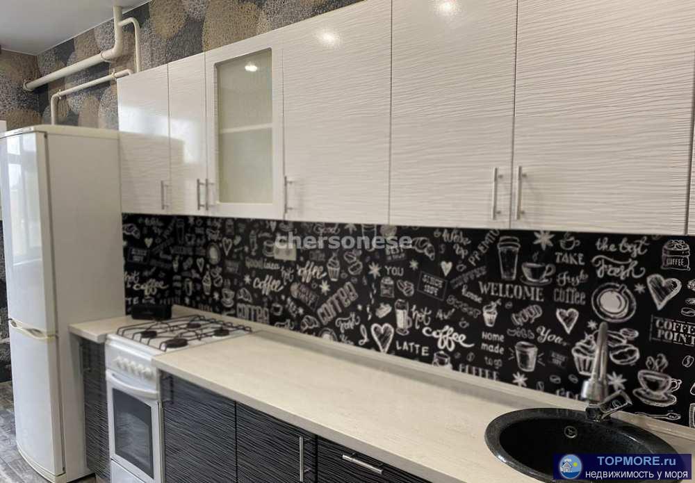 Продаётся однокомнатная квартира 41 кв м на улице Горпищенко в Нахимовском Районе.  Квартира новая, теплая, со свежим...