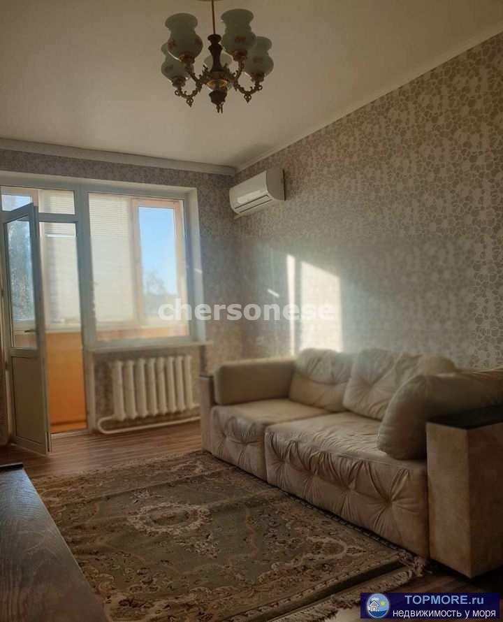 Продается двухкомнатная квартира на Хрусталева.  Квартира расположена на 5 этаже пятиэтажного дома. Квартира светлая,...