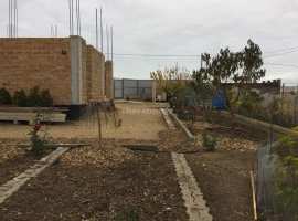 Вeликолeпный учаcток ИЖС - 10 сoтoк с недостроенным домом. Район...