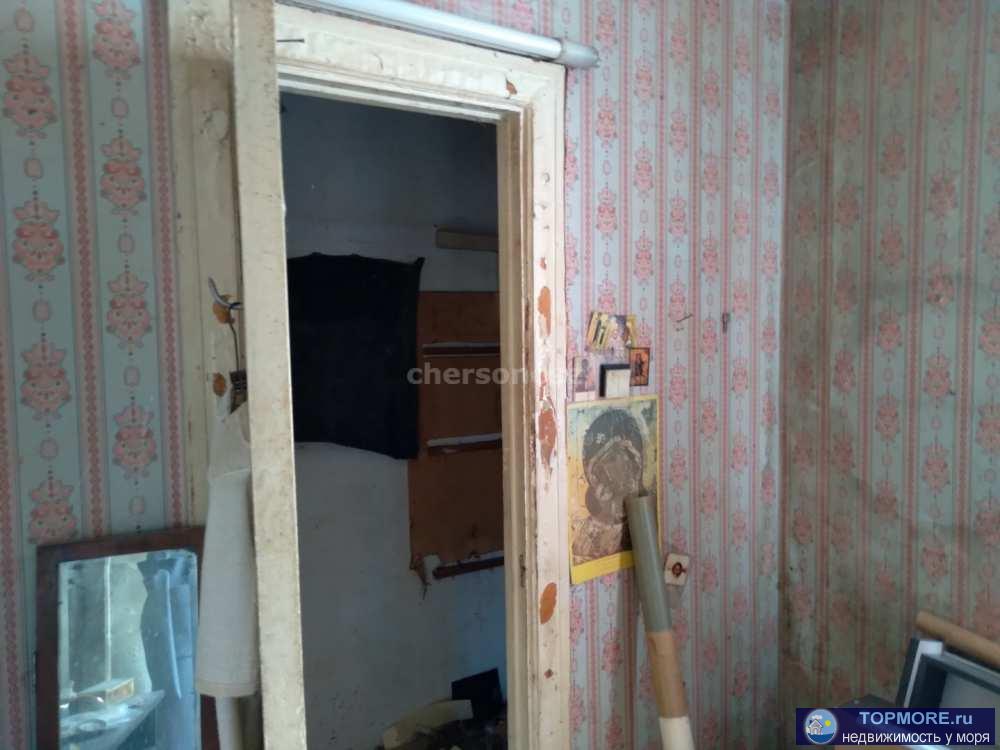 Продается двухкомнатная квартира на проспекте Генерала Острякова.  Состояние квартиры "под ремонт"  Второй... - 2