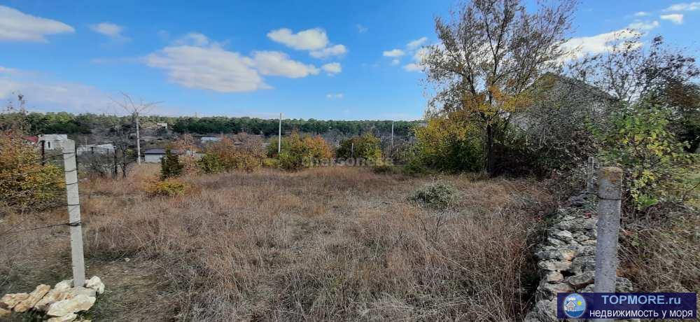 Продаётся видовой участок 4 сотки в красивом месте с очень хорошими коммуникациями в СНТ Коммутатор.  Участок ровный,...