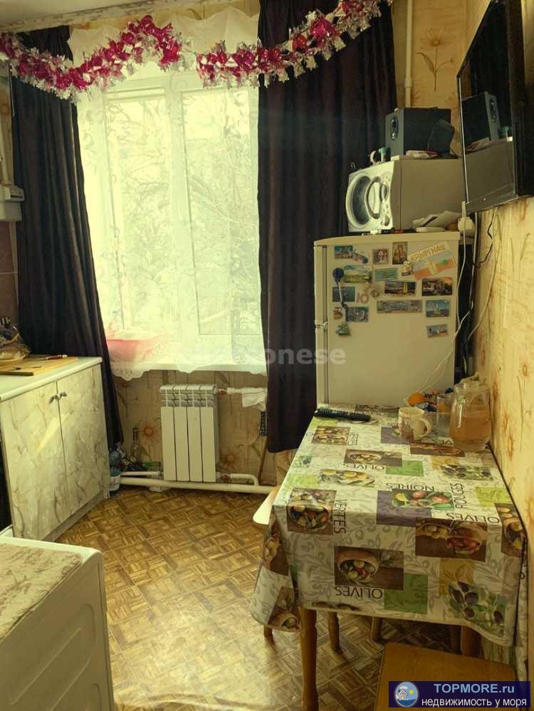 Продается двухкомнатная квартира в поселке Любимовка.  Квартира очень светлая и теплая. Все коммуникации.  Удобное... - 2