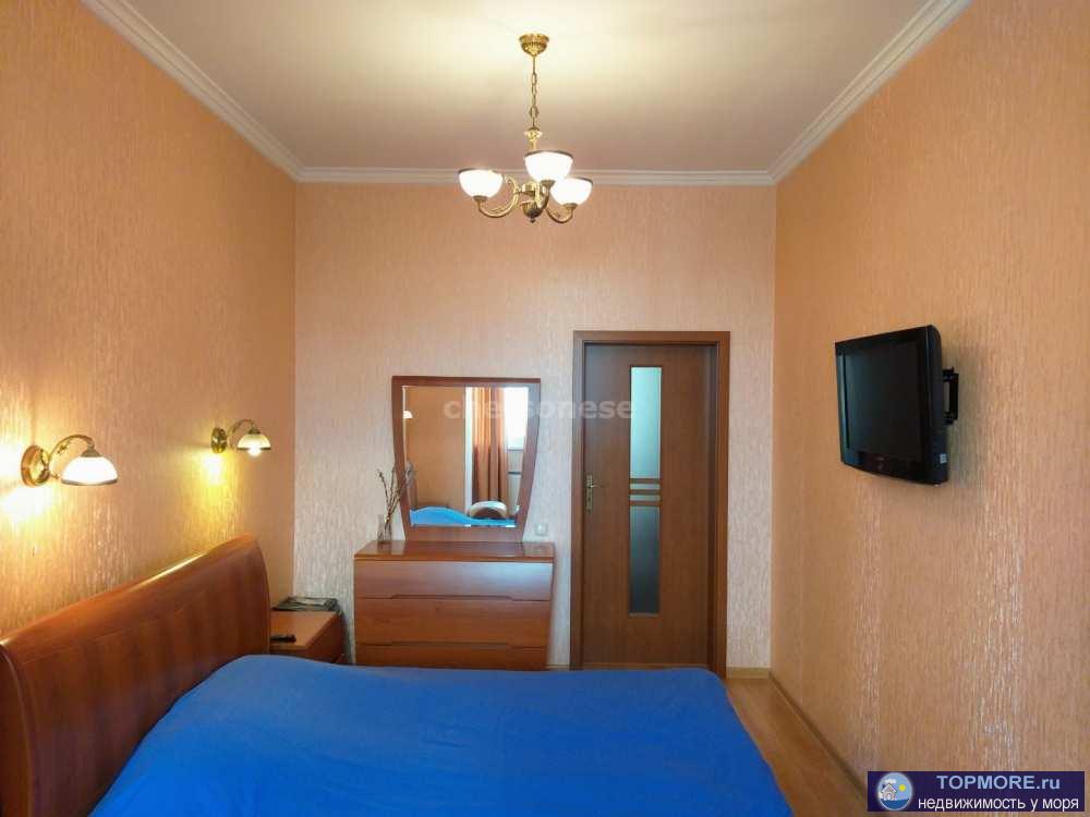 В продаже светлая, просторная и универсальная трёхкомнатная квартира 92,6 м кв.   Квартира состоит из уютной... - 2