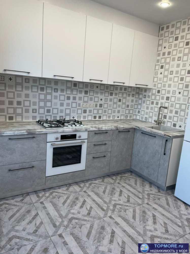 Квартира на берегу моря.  Вы закончили ремонт в своей квартире. Продумали всё до мелочей. Где уложена плитка вы...