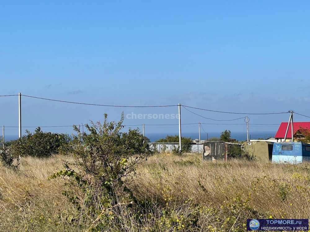 Продаётся земельный участок 11.2 сотки (сельхозназначения) , межевание проведено, коммуникации по границе , с обоих... - 2