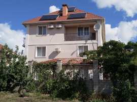 

Продается 3-х этажный гостевой дом площадью 330 кв.м. на участке...
