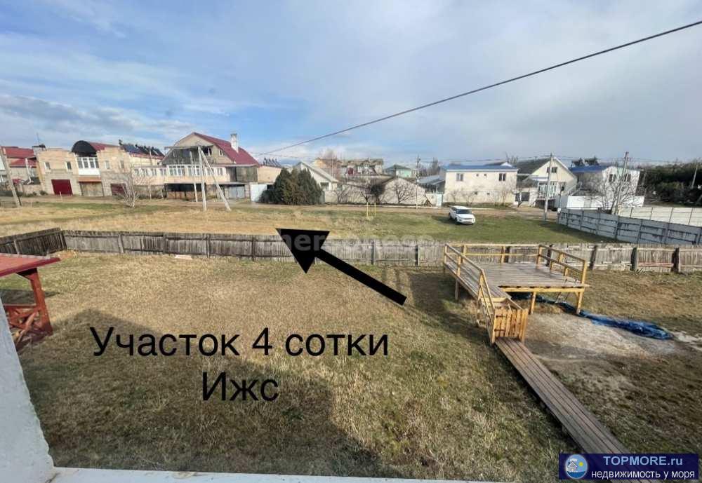 Продаётся земельный участок 4 сотки Ижс в п.Андреевка. Первая линия от моря. Все коммуникации по границе участка....