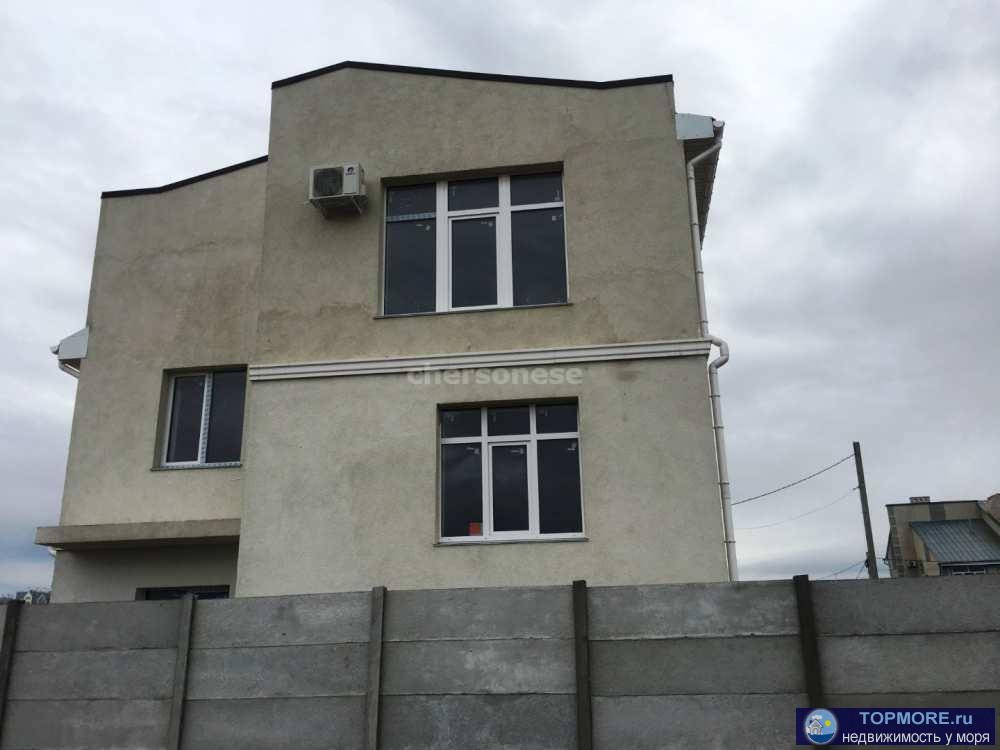  Новый дом с современным дизайнерским ремонтом расположен в микрорайоне «Правая Гераклея»  на ровном участке  ИЖС...