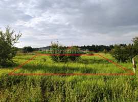 Продается ровный участок правильной формы 10 сот. в пос. Любимовка...