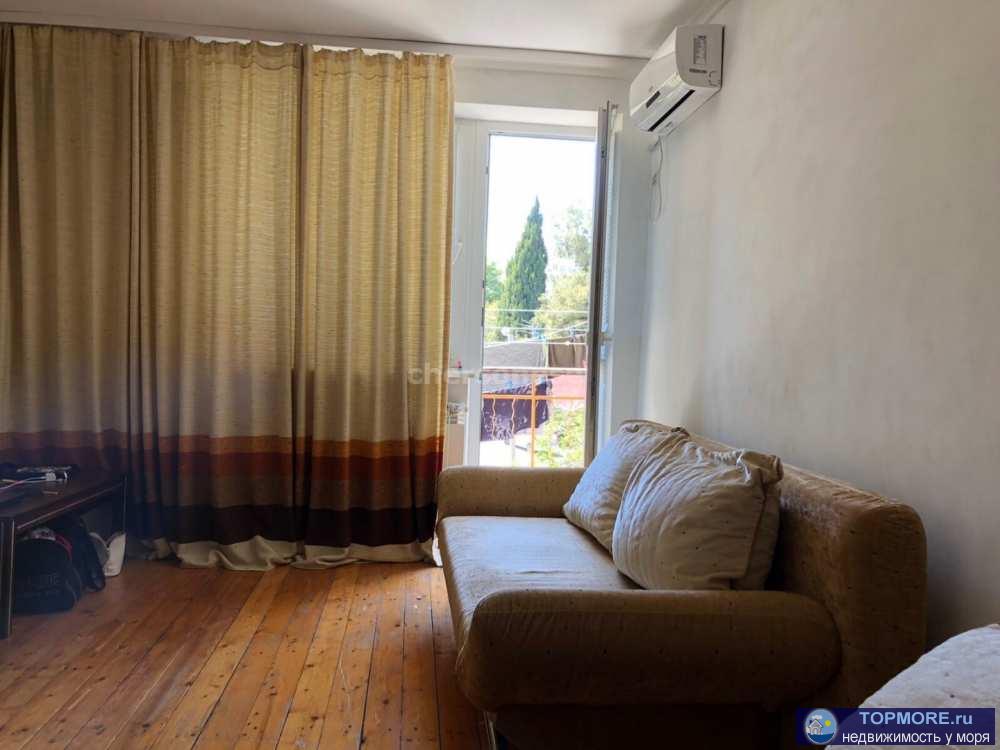 Продаётся хорошая однокомнатная квартира 31 м. кв. в центре Балаклаве.  Квартира расположена на четвёртом этаже... - 2