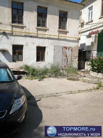 Продается однокомнатная квартира 36,1 кв м, 2эт\2эт, расположенная в центре г Феодосия, ул Кирова, набережная- 300 м....