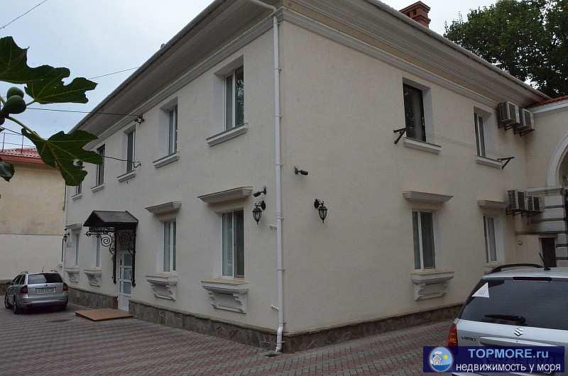 Продается 3-х комнатная квартира в КЛУБНОМ ДОМЕ в центре Севастополя!  КЛУБНЫЙ ДОМ расположен в центральной части... - 1