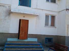 Продам 2-комнатную квартиру в п. Пахаревка Джанкойского района....