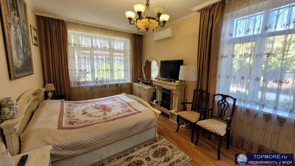 Продажа / Квартиры, Сочи, улица Гагарина, 29 000 000 р. Лот № 157853. В знаменитой сталинке в центре Сочи в начале ул. Гагарина, предлагаю квартиру, с высокими потолками. В...