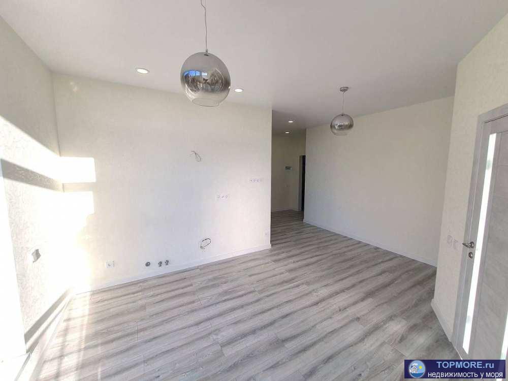 Лот № 155211. ●Продается евродвушка. С балкона и витражей комнат открывается шикарный панорамный вид на море и город,... - 1