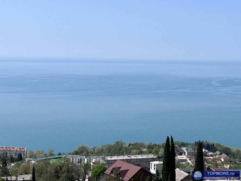 Продаю квартиру с террасой и панорамным видом на море в Сочи, район г. Малый Ахун. Дом комфорт-класса находится...