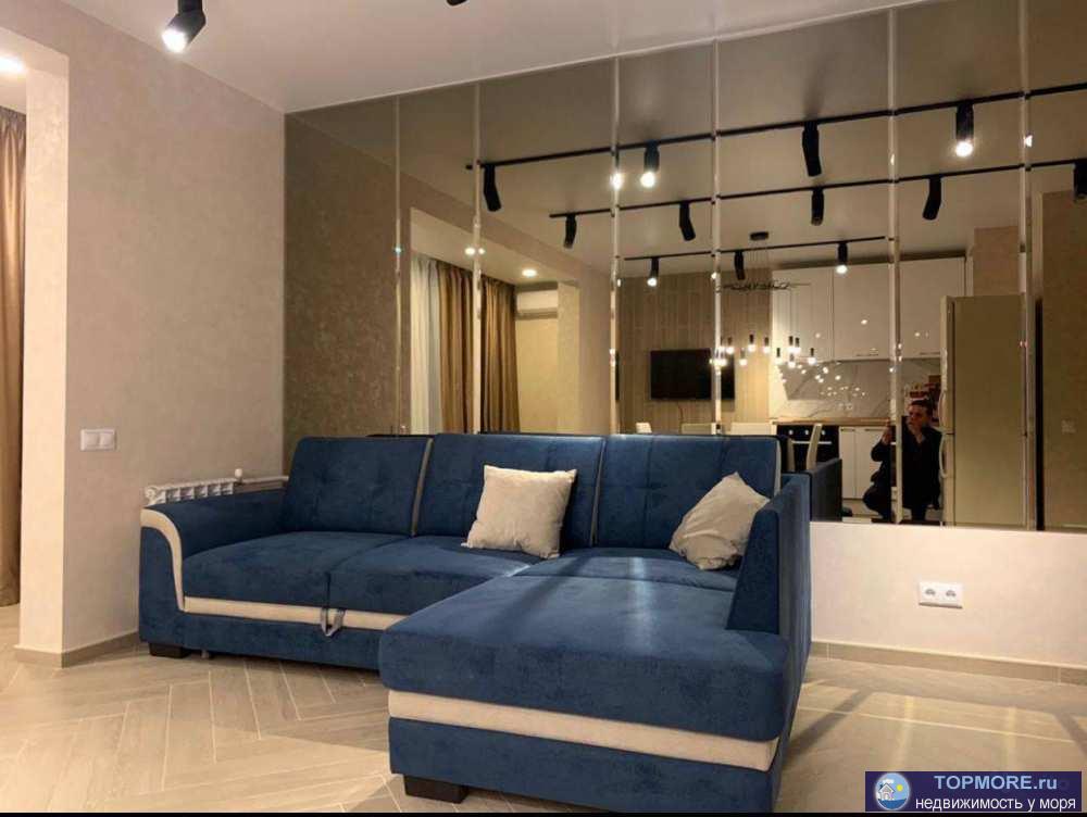 Продаю квартиру&nbsp; в центре города в престижном&nbsp; новом доме.  Дом стоит на улице Роз-самой зеленой и...