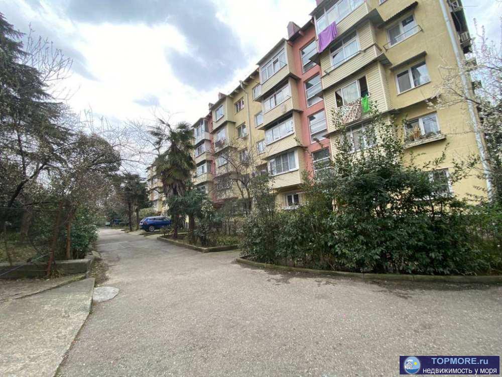 Лот № 155859. Продается двухкомнатная квартира редкой планировки , 4 окна ,угловая. Удобное расположение дома для...