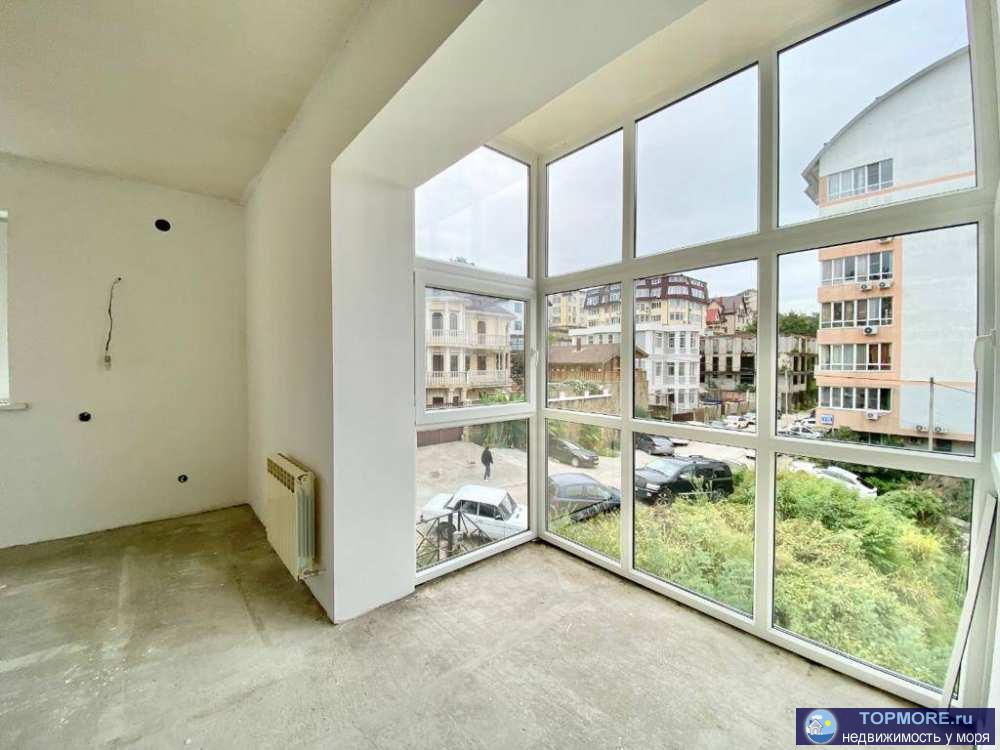 Лот № 156833. Продам квартиру свободной планировки, общей площадью с двумя открытыми балконами 98м2. Квартира в...