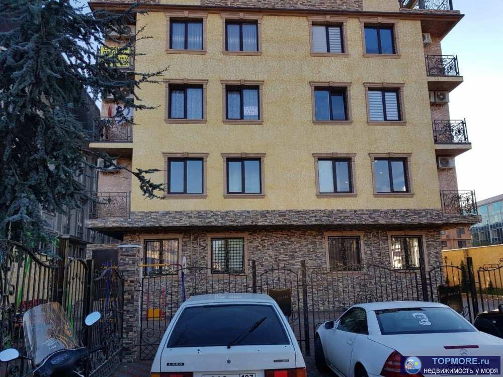 Лот № 153369. Продается квартира-мечта у самого Черного моря, Адлер, район Имеретинской набережной. Общая площадь -...