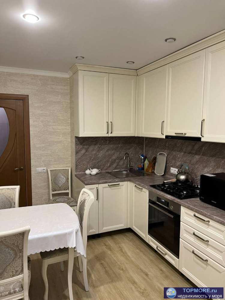 Лот № 159760. Продам отличную двухкомнатную квартиру с евро ремонтом с мебелью и бытовой техникой в центре Сочи ....