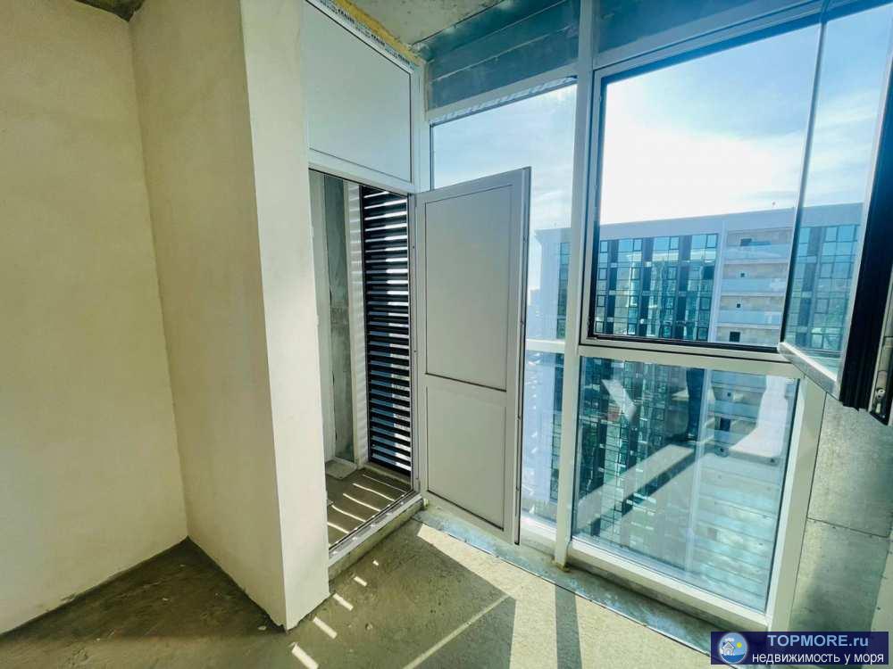 Продаю уютную квартиру с панорамным окном и небольшим балконом в жилом комплексе бизнес-класса построенного по 214... - 2