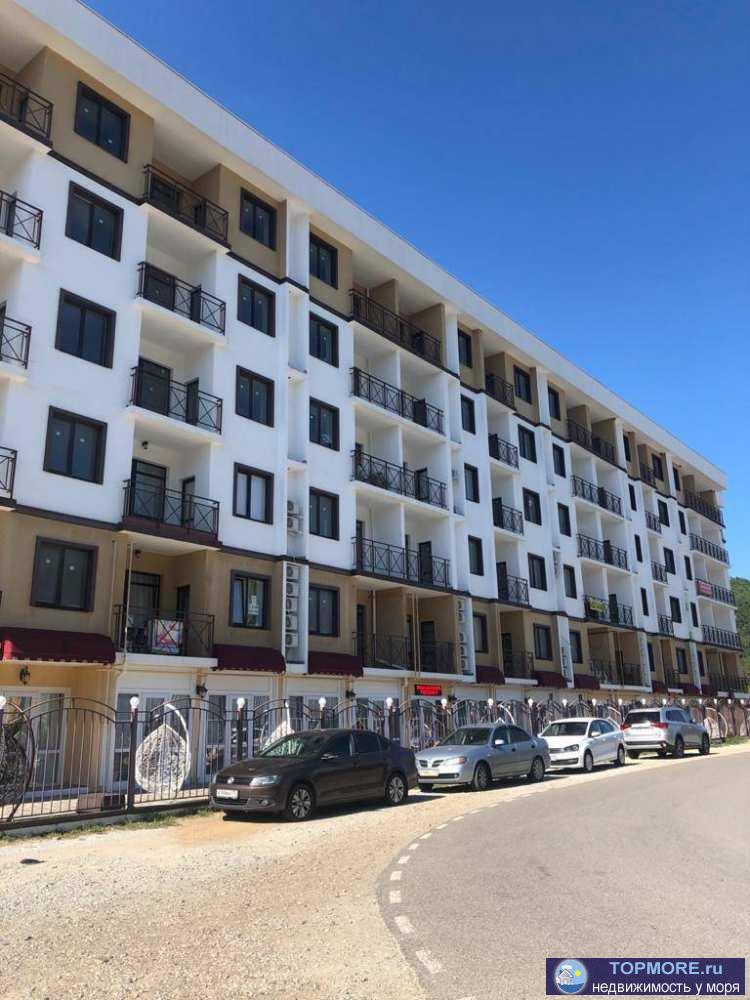 Лот № 20600. На первой береговой линии в жк Скала Парус. Продаются апартаменты. Дом находится в 200 метрах от чистого...