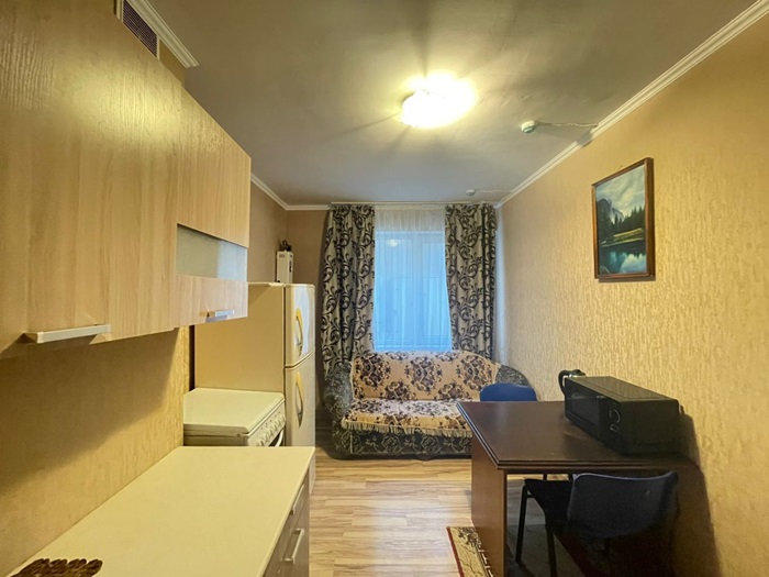 Продается крупногабаритная 1 комнатная квартира в Нахимовском районе г.Севастополя. Цокольный высокий этаж со своим... - 2