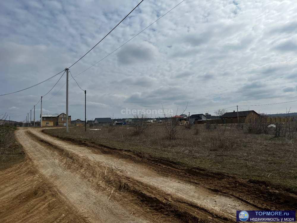 Продаётся земельный участок 5 соток Ижс , в посёлке Любимовка, участок правильной формы , свет по границе участка ,...