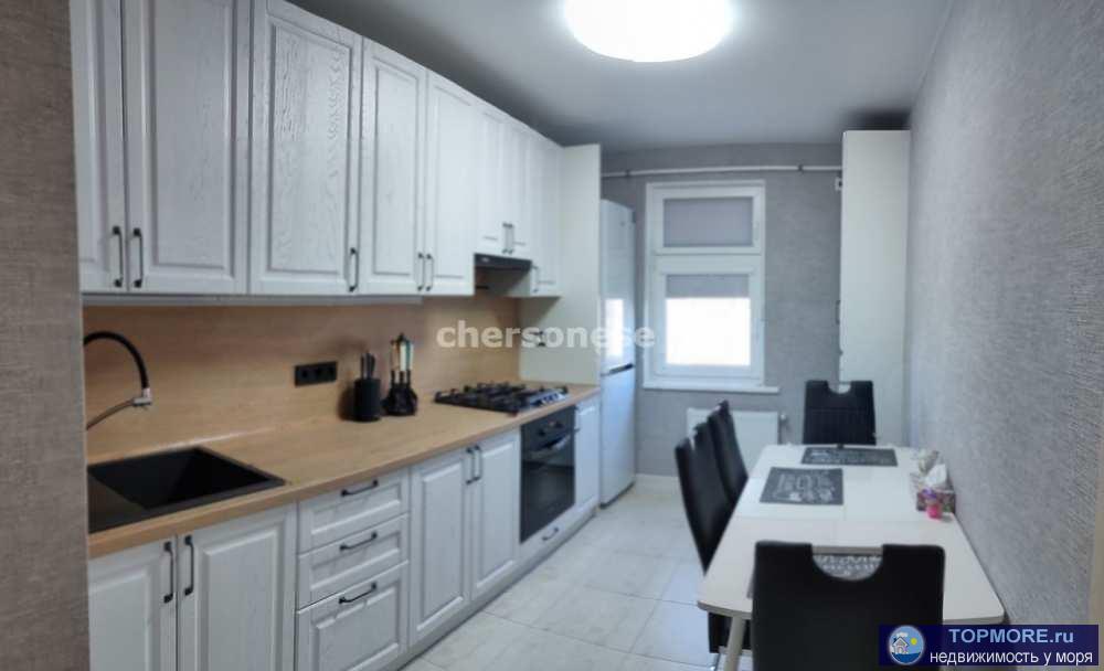 Предлагается к продаже уютная трехкомнатная квартира в Гагаринском районе, шоссе Камышовое д. 37Бк3  около ТЦ Метро... - 1