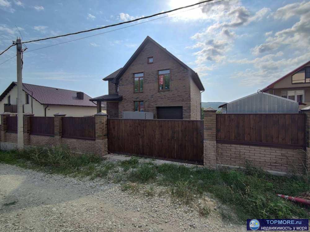 Лот № 21041. Продаётся новый кирпичный дом  ,высота потолков 3м, общей площадью 287.6 кв.м.,на участке 7.22 сотки....