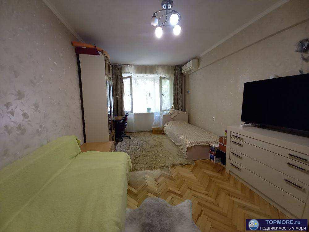 Лот № 162297. Обратите внимание: в продаже авторская квартира по очень хорошей цене в центральном районе Сочи, район... - 2