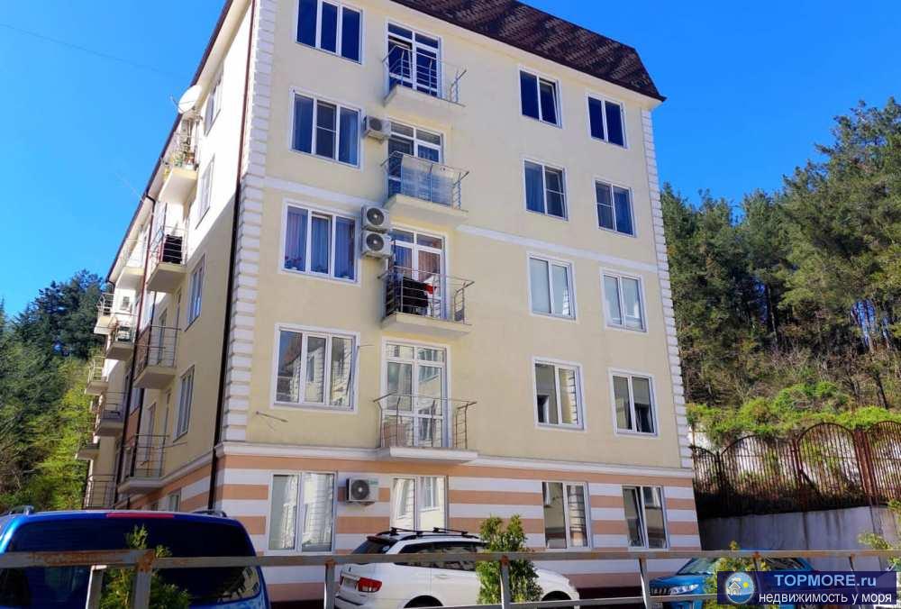 Лот № 162308. Продается двухкомнатная квартира с хорошим ремонтом в центре Сочи, район Фабрициуса.  Как говорится...