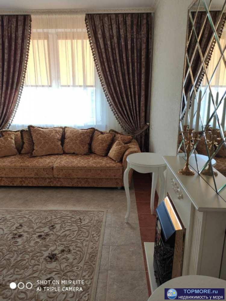 Лот № 160532. Продается прекрасная квартира, 42 кв.м.  в квартире устроена каминная зона с биокамином в зеркальном... - 1