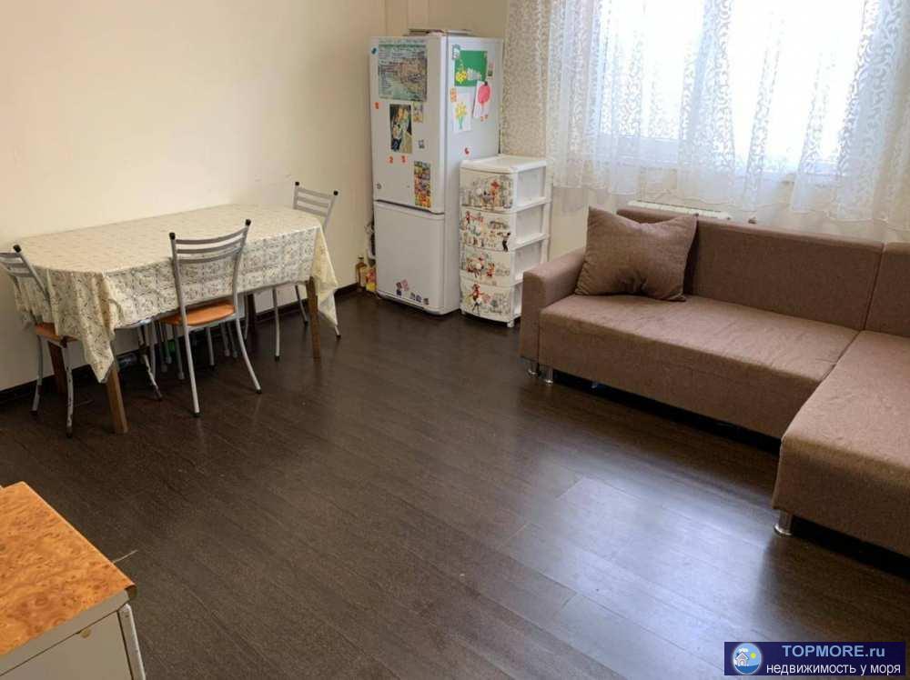 Лот № 162516. Продается просторная и светлая 2-комнатная квартира в Сочи с ремонтом и мебелью, расположенная в тихом,...