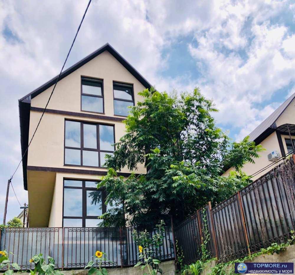 Продается отличный дом  в Сочи!  Качественная постройка дома: подпорная стена, монолитные сваи (свайная плита),...