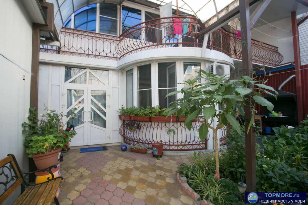 Лот № 160886. Трехэтажный дом 250 м2 (1/3 доли в доме) в центре Адлера , салон красоты, аптека, магазин одежды). руб.... - 2