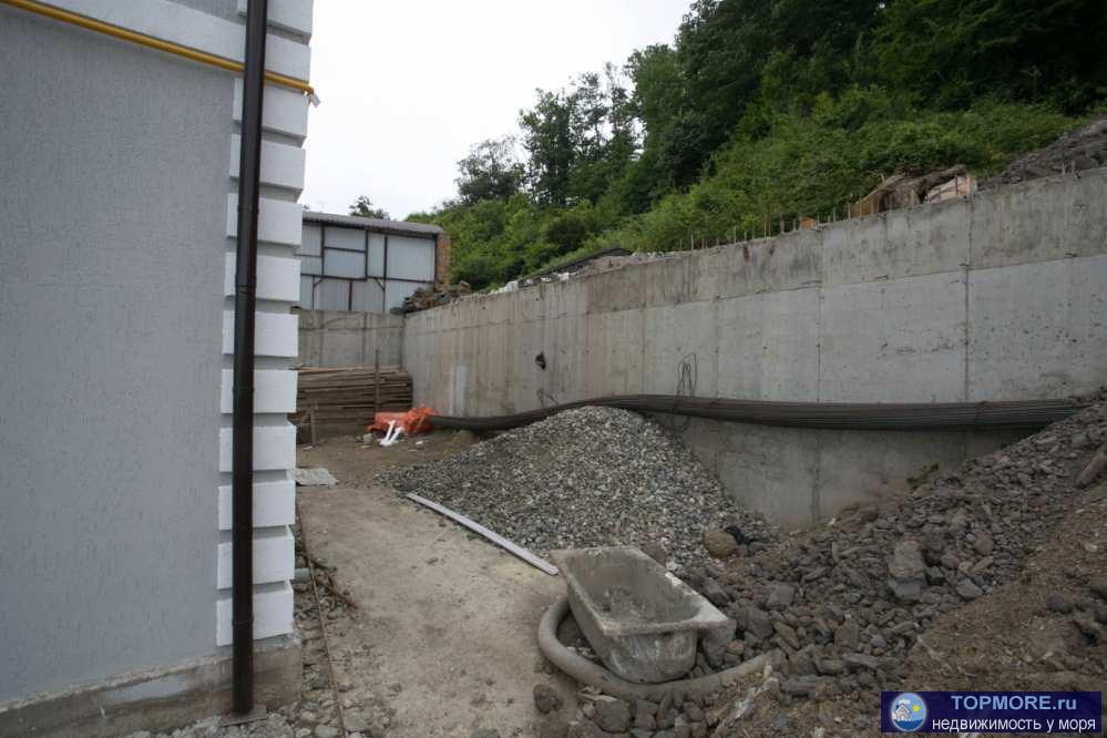 Лот № 159728. Продается новый дом в 3 этажа, Сочи, район Хоста.   Дом площадью 217 кв.м. сделан из керамзитоблоков,... - 2