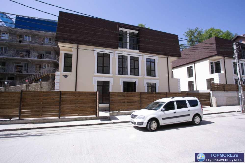 Лот № 158440. Продается дом на ул.Известинской в Курортном городке.  Возможно использовать под гостиницу, так как в...